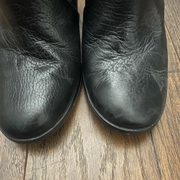 Tory Burch Black Leather Heeled Boots with Gold Accents Size 7 Mae Studded - Picture 7 of 11